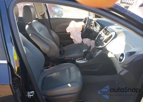 2017 Chevrolet Sonic Premier Auto z USA, uszkodzony, nr VIN 1G1JF5SB4H4149989